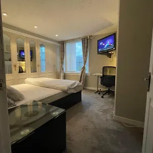 Homestay In A, Edinburgh
