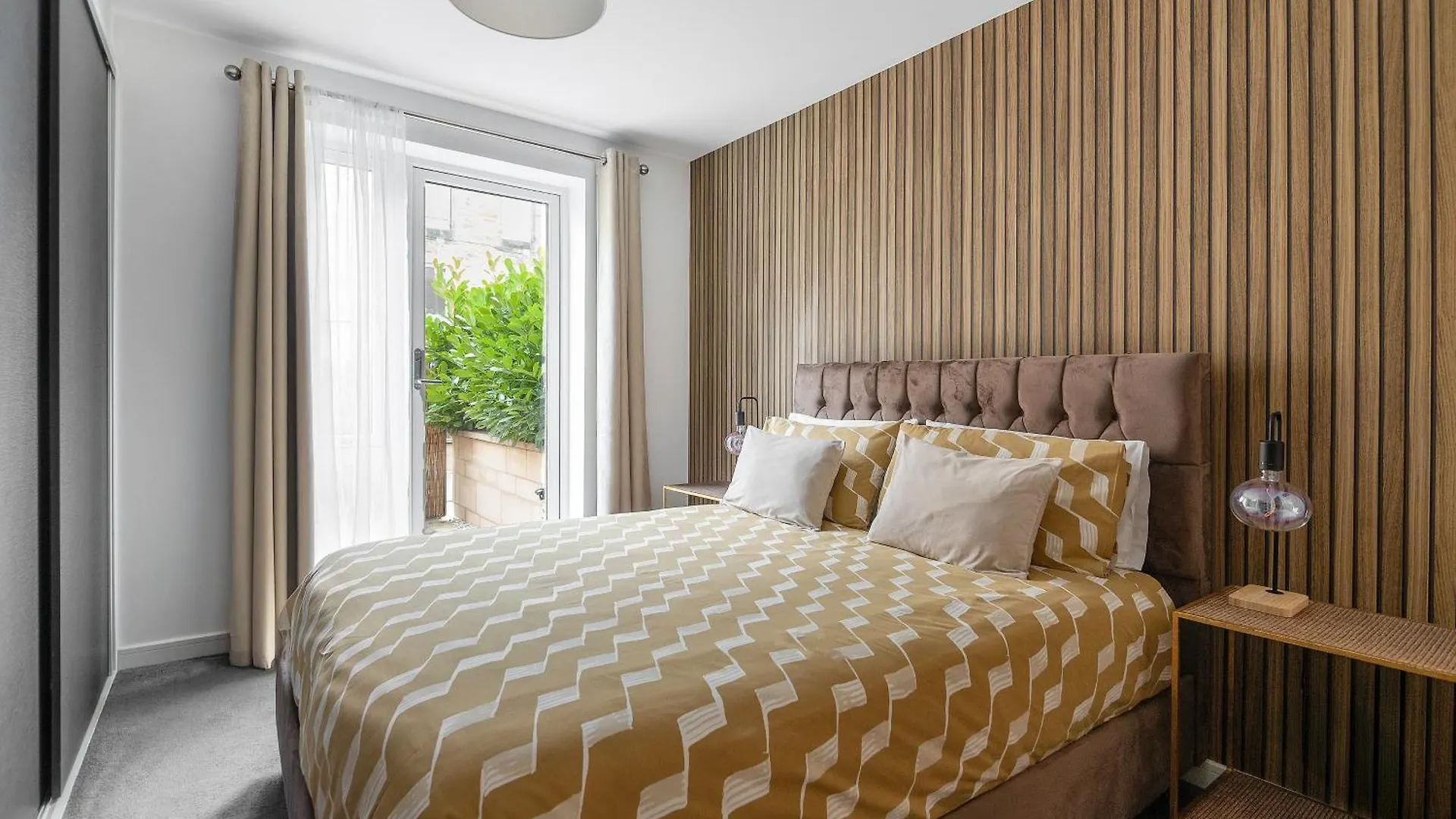 Beautiful Meadowbank Apartment With On-Street Parking 爱丁堡 英国