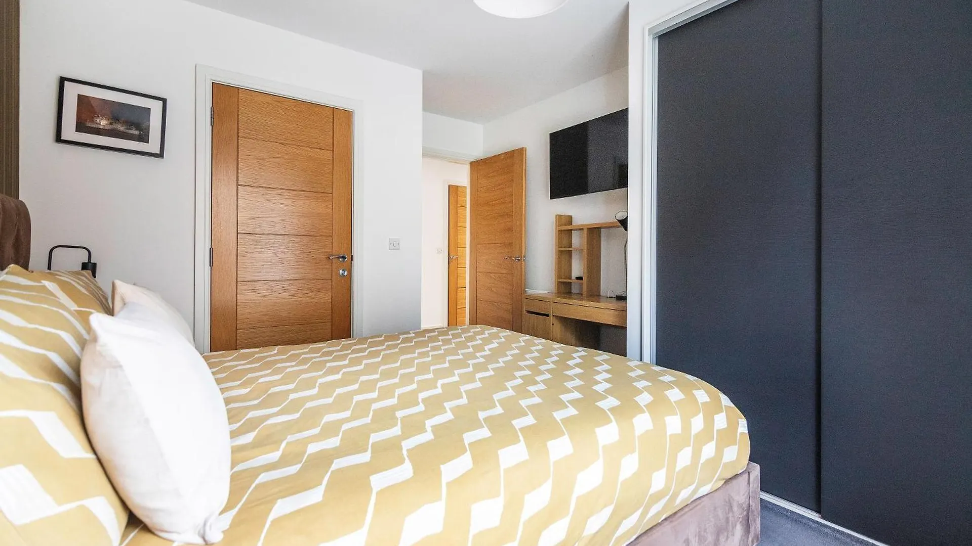 Beautiful Meadowbank Apartment With On-Street Parking Edinburgh