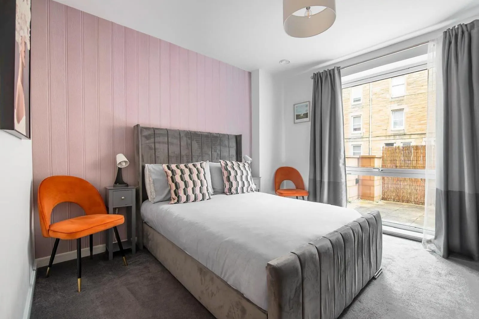 Beautiful Meadowbank Apartment With On-Street Parking Edinburgh